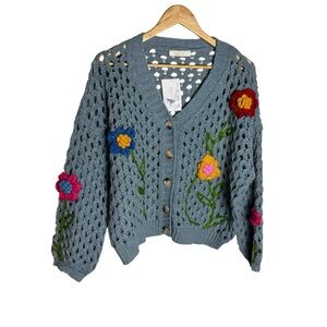 NWT Blue chunky crochet 2D floral embroidered v neck button front sweater cardi